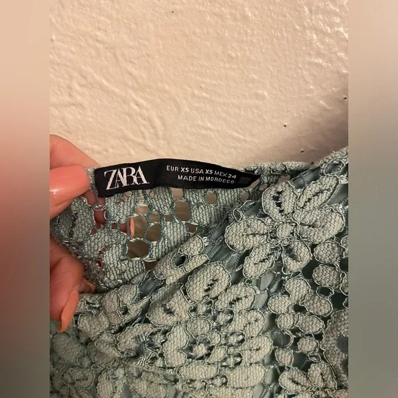 Zara dress - Picture 4 of 11